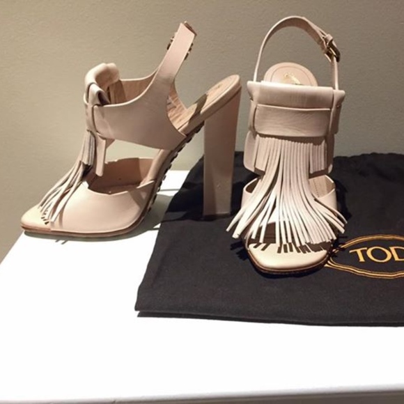 Tod's Shoes - Tod's Fringed Leather Heels 35 Tod's Shoes - Tod's Fringed Leather Heels 35